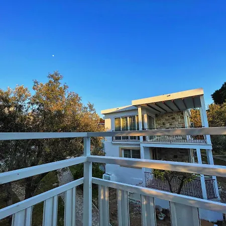 Miniq Beach Home - 2 Bedrooms & A/C & Tv * فوكا